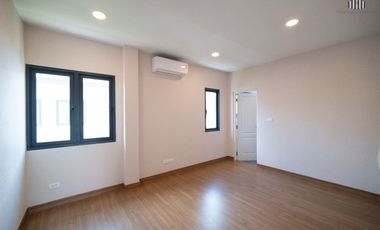 Save Half a Million! Cheaper Than Buying Direct from the Developer! Like New – Never Occupied! Single House for Sale at Centro Thawi Watthana