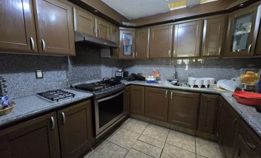 Bonita y amplia Casa lista para habitar en Jardines de la Paz