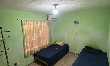 Bonita y amplia Casa lista para habitar en Jardines de la Paz