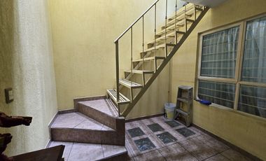 Bonita y amplia Casa lista para habitar en Jardines de la Paz