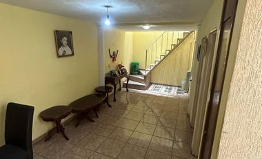Bonita y amplia Casa lista para habitar en Jardines de la Paz