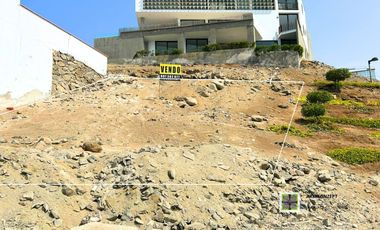 TERRENO EN ESQUINA CON VISTA AL MAR EN PLAYA HONDA – SEGUNDA FILA