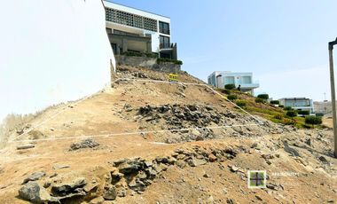 TERRENO EN ESQUINA CON VISTA AL MAR EN PLAYA HONDA – SEGUNDA FILA