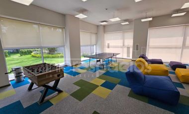 Departamento Amueblado de 2 Recámaras en Renta – Torre con Amenidades | Frente a La Vista – $23,500