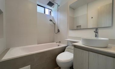 Casa  en arriendo, Loma  Del Atravesado, Envigado, Antioquia