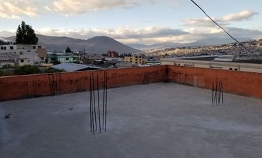 Venta Terreno con Casa en Quito Sector San Fernando a 4 Cuadras Av Occidental