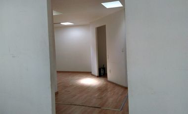Local en VENTA Plaza Fiesta Camelinas, Morelia. KW3418