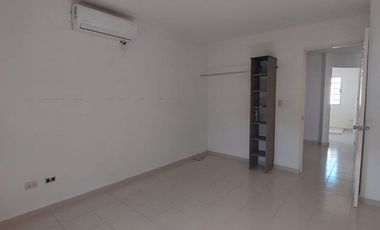 CASA EN RENTA EN MITRAS PONIENTE SECTOR TOLEDO