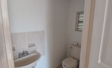 CASA EN RENTA EN MITRAS PONIENTE SECTOR TOLEDO