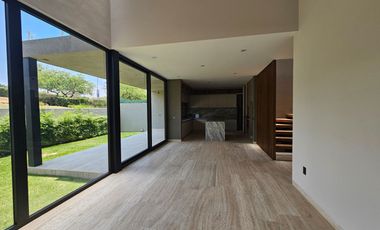 Venta casa Altozano con acabados premium