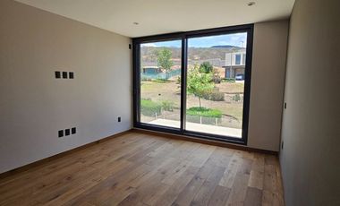 Venta casa Altozano con acabados premium