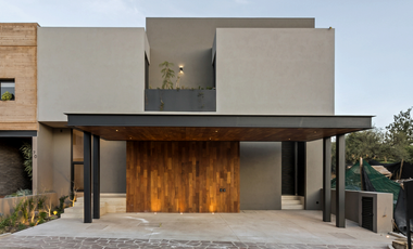 Venta casa Altozano con acabados premium