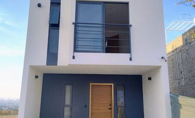 Estrena CASA en CimaAltosur 3niveles Coto con alberca dentro de Periférico