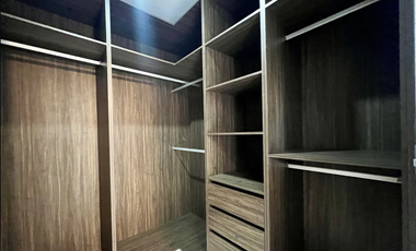 Casa en Venta, Privada con Amenidades, Alberca y Panles Solares, Temozón, Mérida Yuc.