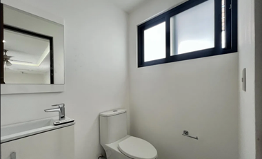 Casa en Venta, Privada con Amenidades, Alberca y Panles Solares, Temozón, Mérida Yuc.