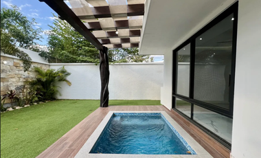 Casa en Venta, Privada con Amenidades, Alberca y Panles Solares, Temozón, Mérida Yuc.