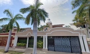 C. PELÍCANOS, PTO VALLARTA