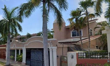 C. PELÍCANOS, PTO VALLARTA