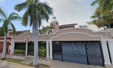 C. PELÍCANOS, PTO VALLARTA
