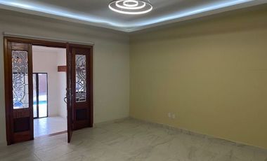 En RENTA casa sola en Fraccionamiento con seguridad en Cuernavaca, Morelos.