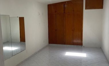En RENTA casa sola en Fraccionamiento con seguridad en Cuernavaca, Morelos.