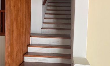 En RENTA casa sola en Fraccionamiento con seguridad en Cuernavaca, Morelos.