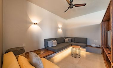 Amanecer Penthouse Condo
