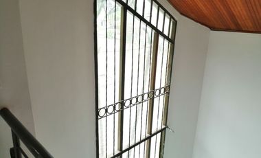 SE VENDE CASA EN EL BARRIO LOS COLORES AL ORIENTE DE NEIVA