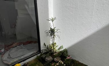 CASA EN VENTA  NUEVA EN CUMBRES RESIDENCIAL  CON JARDIN