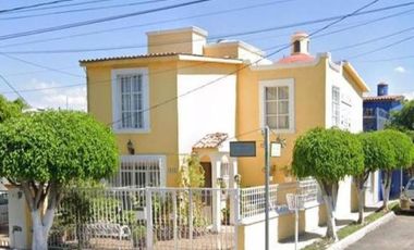 CASA EN REMATE EN LA BOTINA 155, PLAZAS DEL SOL, QUERÉTARO, MÉXICO