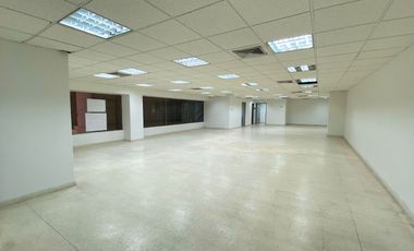 LOCAL COMERCIAL EN VENTA SECTOR CENTRO EMPRESARRIAL  LA TRIADA BUCARAMANGA