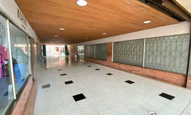 LOCAL COMERCIAL EN VENTA SECTOR CENTRO EMPRESARRIAL  LA TRIADA BUCARAMANGA