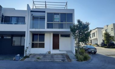 CASA EN RENTA EN SENDEROS DE MONTEVERDE COTO 5B