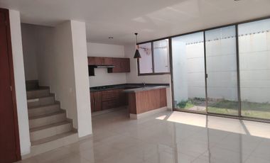 CASA EN RENTA EN SENDEROS DE MONTEVERDE COTO 5B
