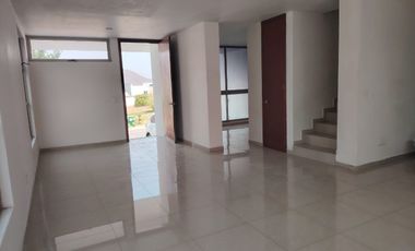 CASA EN RENTA EN SENDEROS DE MONTEVERDE COTO 5B
