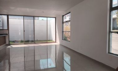 CASA EN RENTA EN SENDEROS DE MONTEVERDE COTO 5B