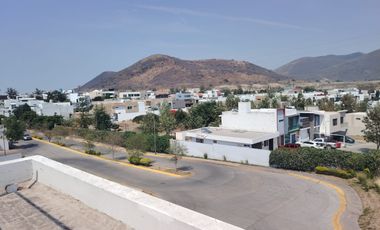 CASA EN RENTA EN SENDEROS DE MONTEVERDE COTO 5B