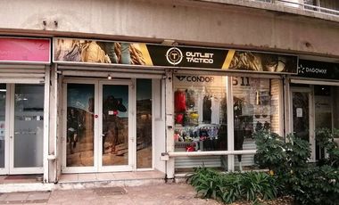 VENDE LOCAL COMERCIAL CON BODEGA Y ESTACIONAMIENTO, MANUEL RODRÍGUEZ SUR CON BLANCO ENCALADA, SANTIAGO, 31 M2