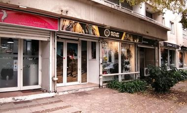 VENDE LOCAL COMERCIAL CON BODEGA Y ESTACIONAMIENTO, MANUEL RODRÍGUEZ SUR CON BLANCO ENCALADA, SANTIAGO, 31 M2