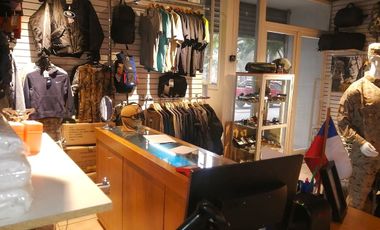 VENDE LOCAL COMERCIAL CON BODEGA Y ESTACIONAMIENTO, MANUEL RODRÍGUEZ SUR CON BLANCO ENCALADA, SANTIAGO, 31 M2