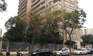 VENDE LOCAL COMERCIAL CON BODEGA Y ESTACIONAMIENTO, MANUEL RODRÍGUEZ SUR CON BLANCO ENCALADA, SANTIAGO, 31 M2
