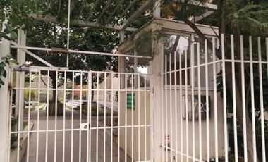 VENDE LOCAL COMERCIAL CON BODEGA Y ESTACIONAMIENTO, MANUEL RODRÍGUEZ SUR CON BLANCO ENCALADA, SANTIAGO, 31 M2
