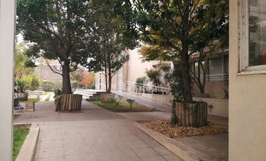 VENDE LOCAL COMERCIAL CON BODEGA Y ESTACIONAMIENTO, MANUEL RODRÍGUEZ SUR CON BLANCO ENCALADA, SANTIAGO, 31 M2