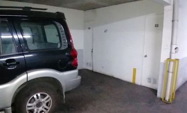 VENDE LOCAL COMERCIAL CON BODEGA Y ESTACIONAMIENTO, MANUEL RODRÍGUEZ SUR CON BLANCO ENCALADA, SANTIAGO, 31 M2