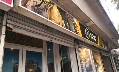 VENDE LOCAL COMERCIAL CON BODEGA Y ESTACIONAMIENTO, MANUEL RODRÍGUEZ SUR CON BLANCO ENCALADA, SANTIAGO, 31 M2