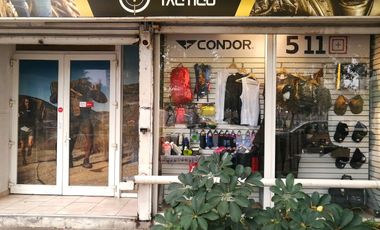 LOCAL COMERCIAL CON BODEGA Y ESTACIONAMIENTO, MANUEL RODRÍGUEZ SUR CON BLANCO ENCALADA, SANTIAGO, 31 M2