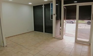 LOCAL COMERCIAL CON BODEGA Y ESTACIONAMIENTO, MANUEL RODRÍGUEZ SUR CON BLANCO ENCALADA, SANTIAGO, 31 M2