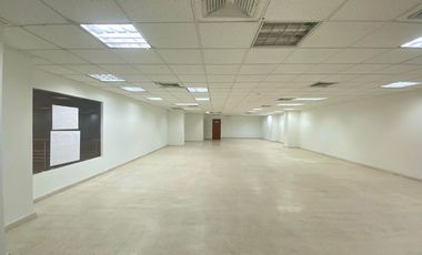 LOCAL COMERCIAL EN VENTA SECTOR  CENTRO EMPRESARIAL LA TRIADA BUCARAMANGA