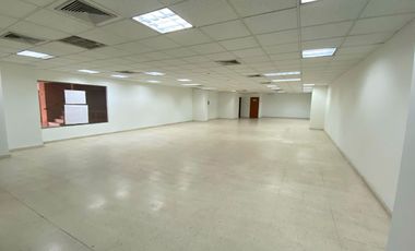 LOCAL COMERCIAL EN VENTA SECTOR  CENTRO EMPRESARIAL LA TRIADA BUCARAMANGA
