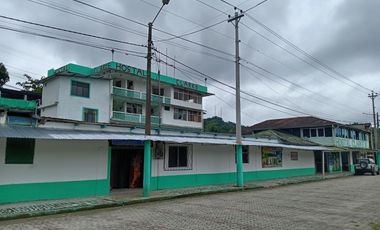 Vendo Hotel de 1945,5m2 con piscinas  en Misahualli en el Napo esta en operación